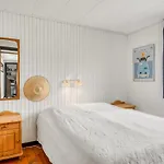 Haelf - 600m From The Sea By Interhome *