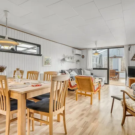 Haelf - 600m From The Sea By Interhome Vakantiehuis Grenå