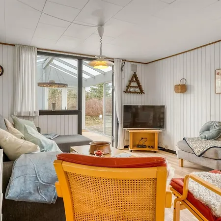 Haelf - 600m From The Sea By Interhome *